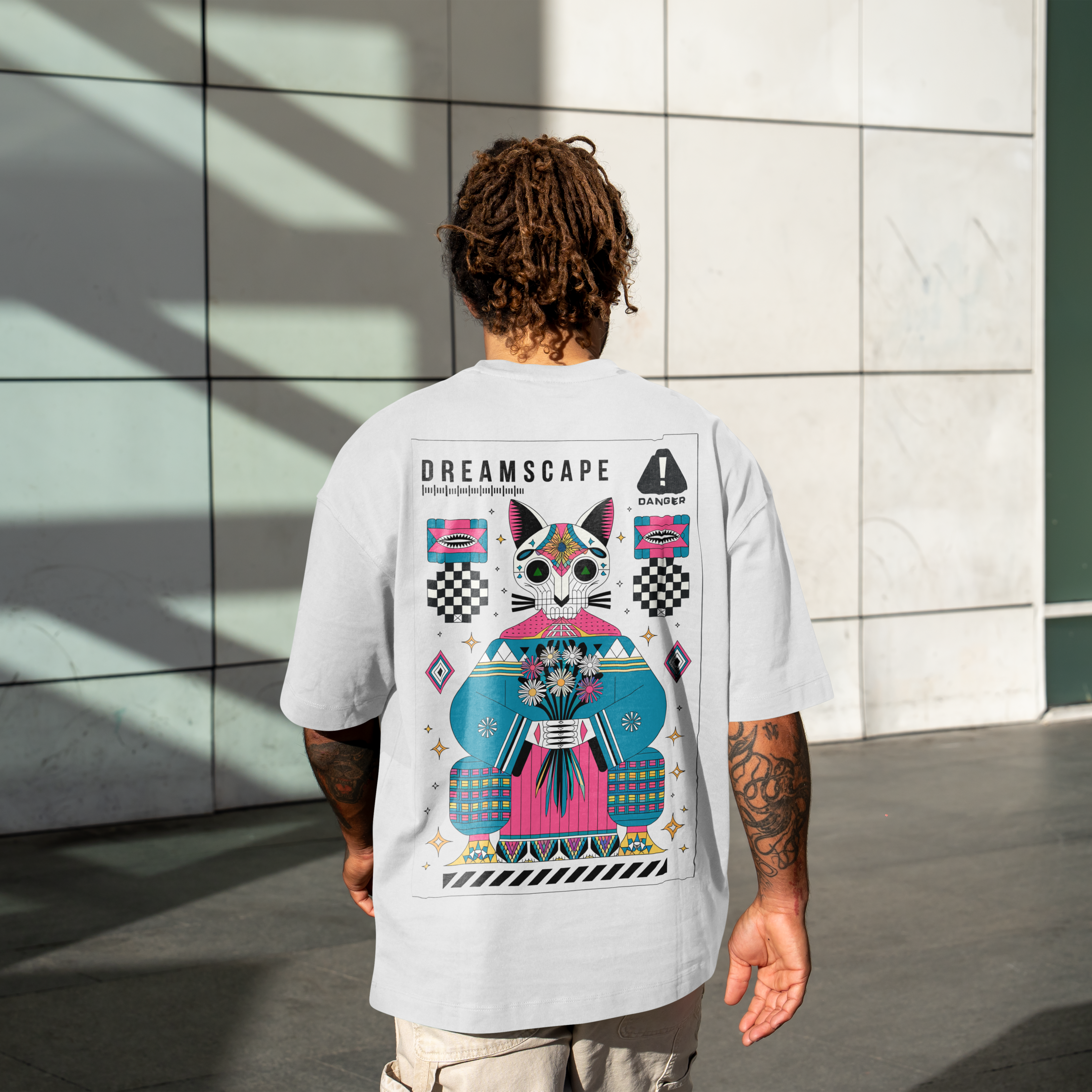 Místico felino geométrico