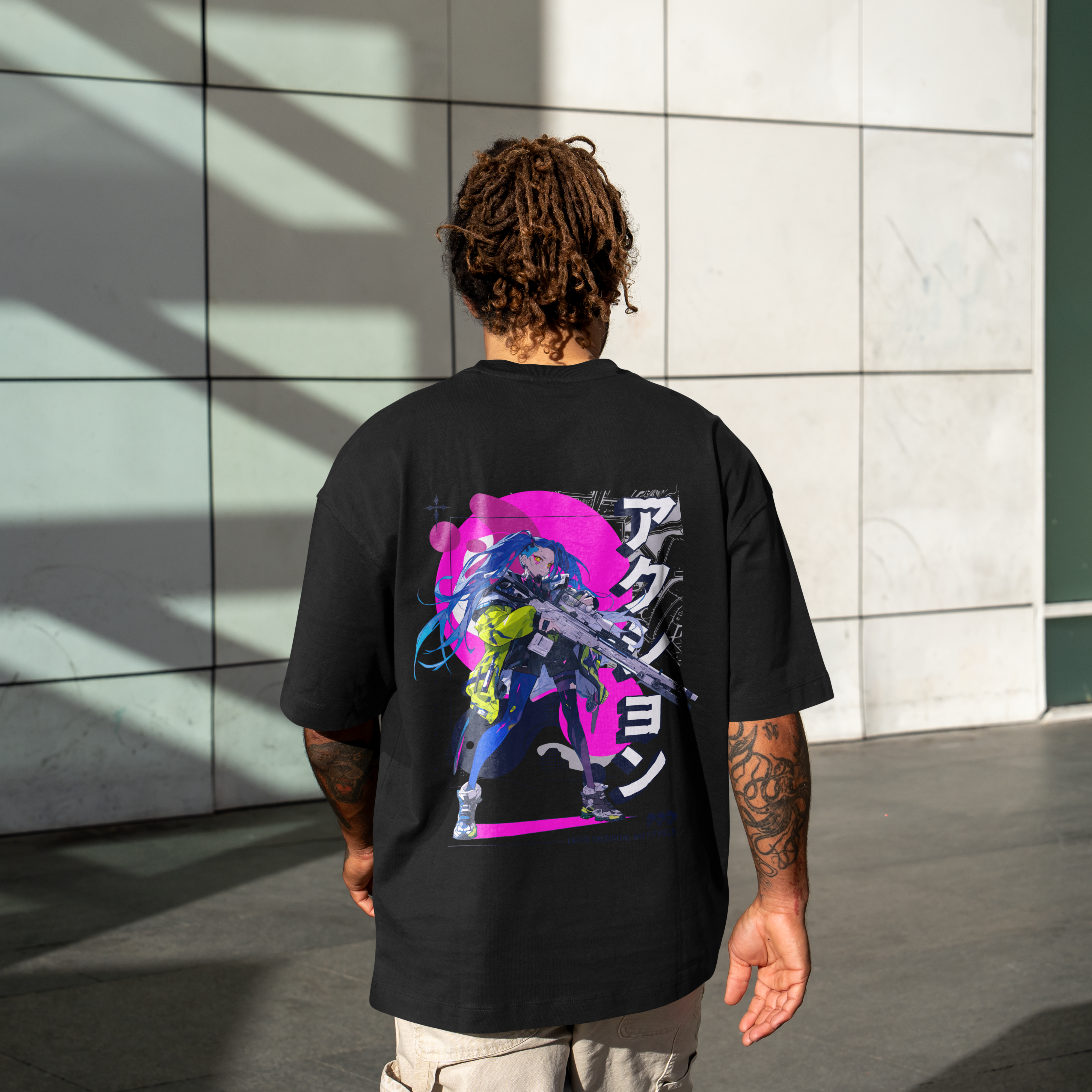 Guerrera ciberpunk lista para la acción